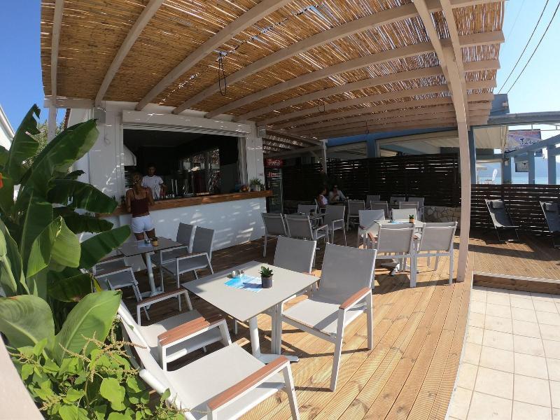 Casa Del Mar Bed & Breakfast Лаганас Екстериор снимка
